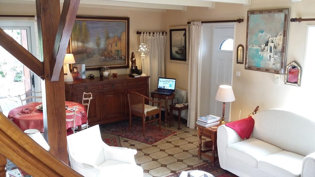 L' Esterlanges Suite Famille 2 Chambres 4 Personnes Proche Puydufou Saint-Vincent-Sterlanges Exteriör bild