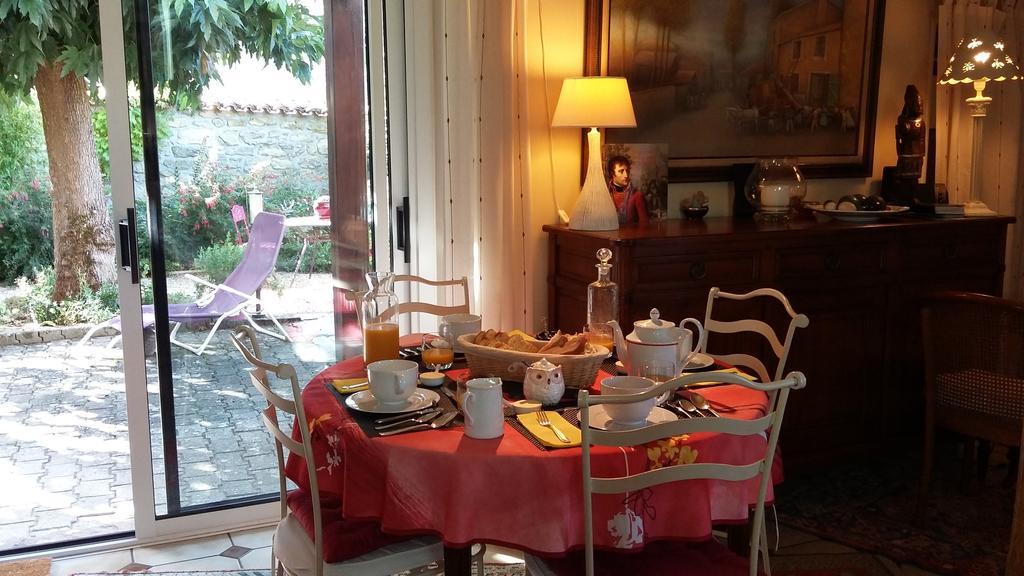 L' Esterlanges Suite Famille 2 Chambres 4 Personnes Proche Puydufou Saint-Vincent-Sterlanges Exteriör bild