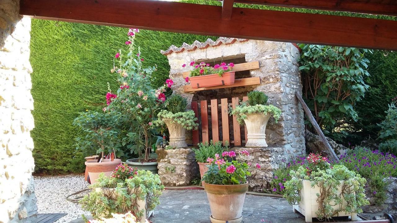 L' Esterlanges Suite Famille 2 Chambres 4 Personnes Proche Puydufou Saint-Vincent-Sterlanges Exteriör bild