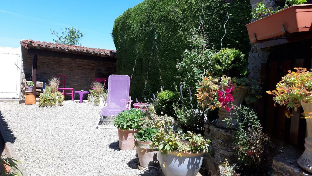 L' Esterlanges Suite Famille 2 Chambres 4 Personnes Proche Puydufou Saint-Vincent-Sterlanges Exteriör bild